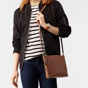 Emma by Fossil Classic Brown Leather Crossbody Purse 8x10
